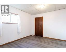 5203 56 Avenue, Taber, AB T1G1L6 Photo 14