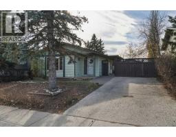 Bedroom - 3 Glenport Road, Cochrane, AB T4C1G8 Photo 6