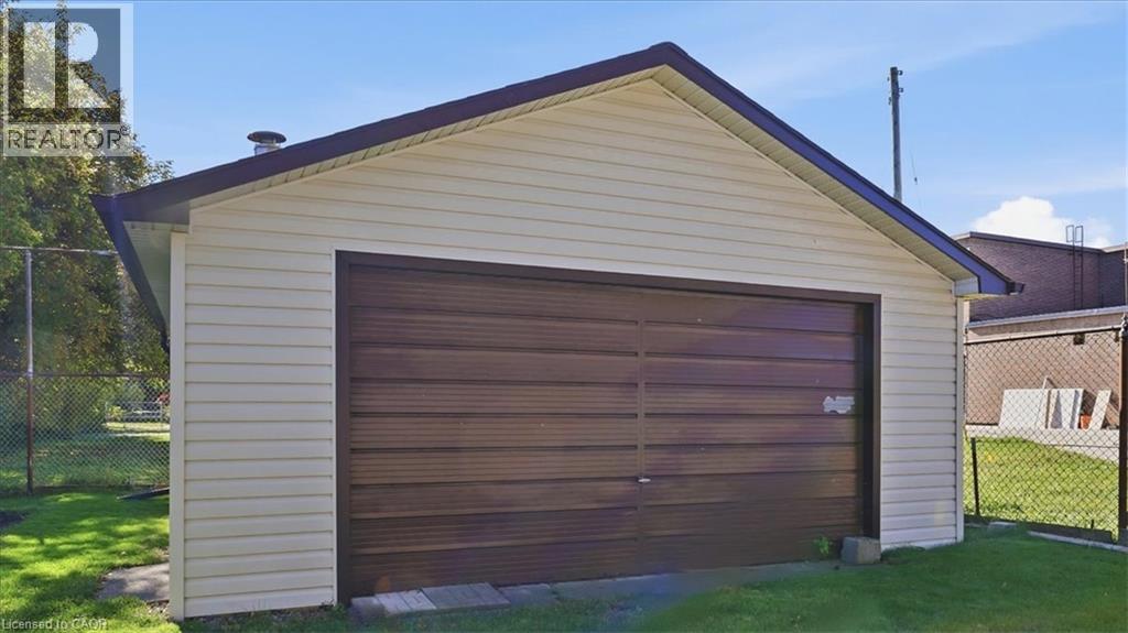 207 ELLIOTT Street - 44