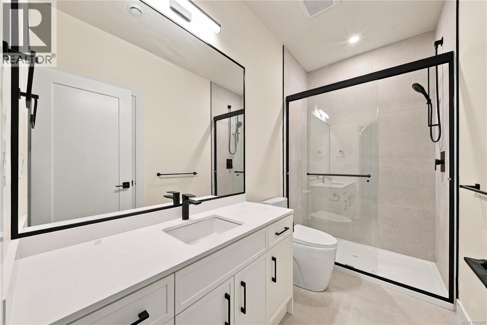  817 BLACKBIRD Place, Langford
