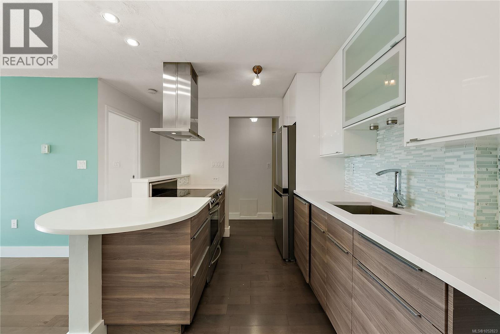 802 105 Gorge Road East, Victoria