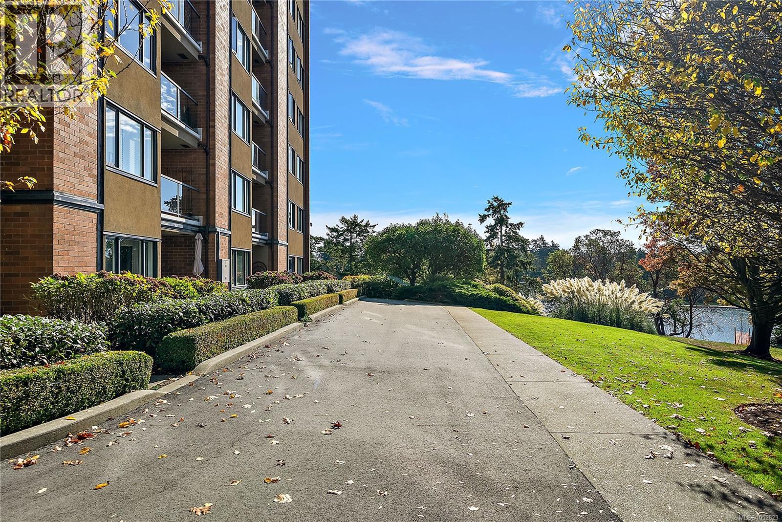 802 105 Gorge Road East, Victoria