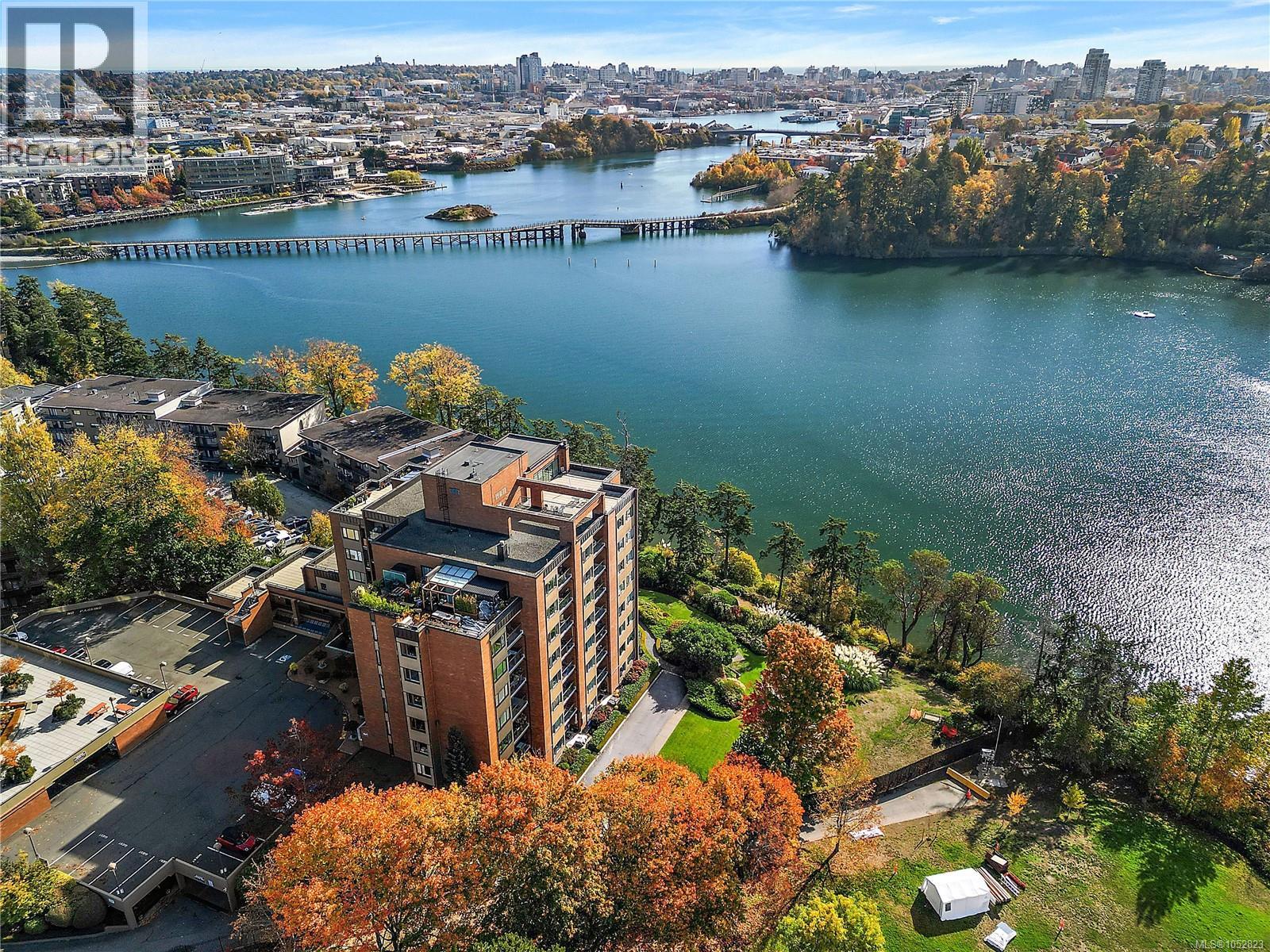 802 105 Gorge Road East, Victoria
