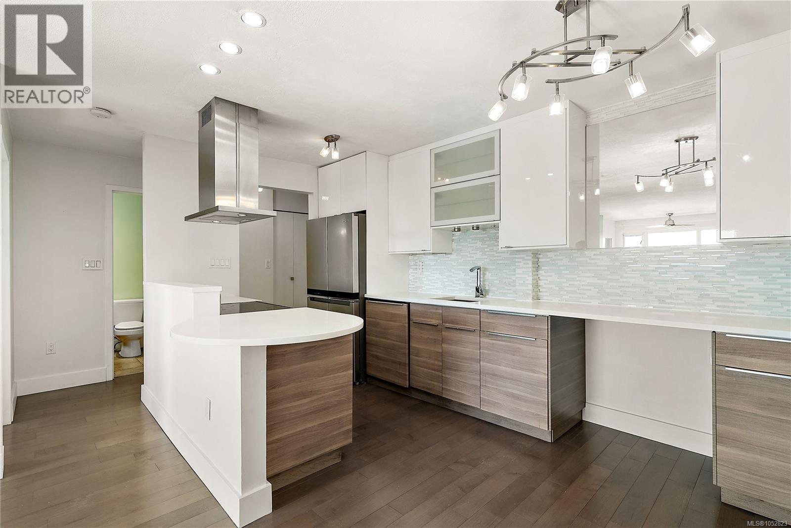 802 105 Gorge Road East, Victoria