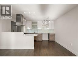 802 105 Gorge Rd E, Victoria, BC V9A6Z3 Photo 15