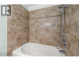 802 105 Gorge Rd E, Victoria, BC V9A6Z3 Photo 22