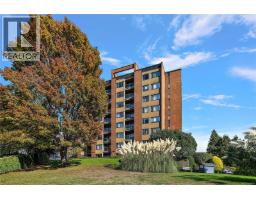 802 105 Gorge Rd E, Victoria, BC V9A6Z3 Photo 32