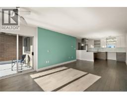 802 105 Gorge Rd E, Victoria, BC V9A6Z3 Photo 9