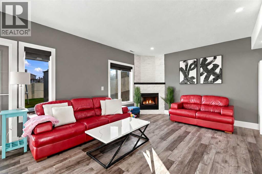 Listing photo – 72 Darling Crescent, Red Deer