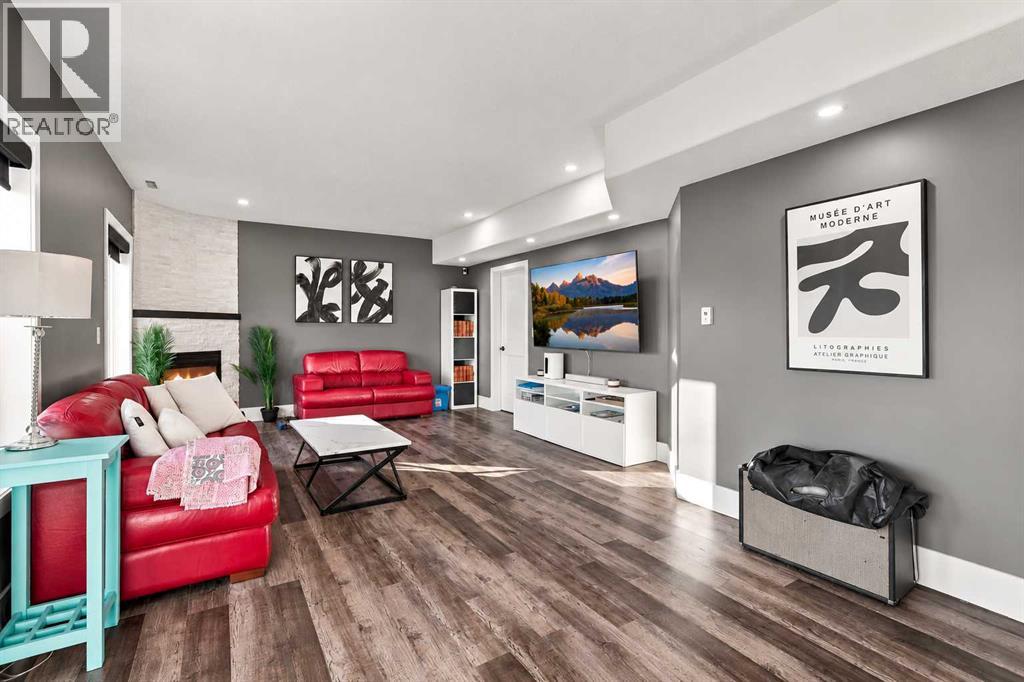 Listing photo – 72 Darling Crescent, Red Deer