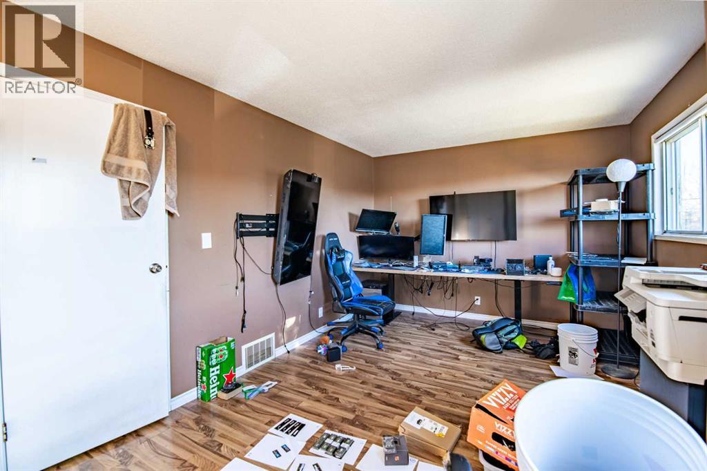 Listing photo – 6 Ellenwood Drive, Red Deer