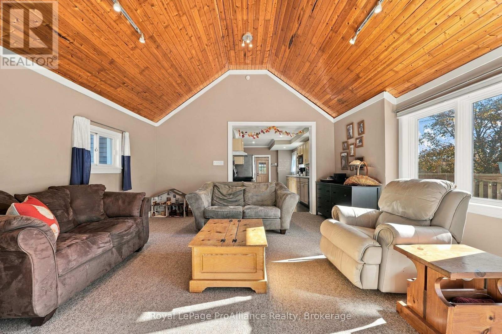 36 EMMA STREET - 19
