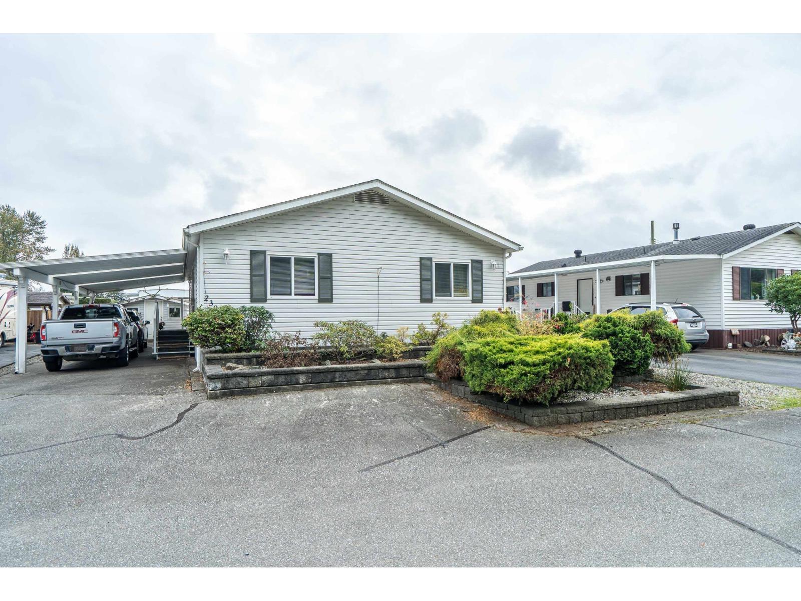 Photo of 239 27111 0 AVENUE 29