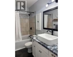 3407 50B Street Close, Camrose — photo 4