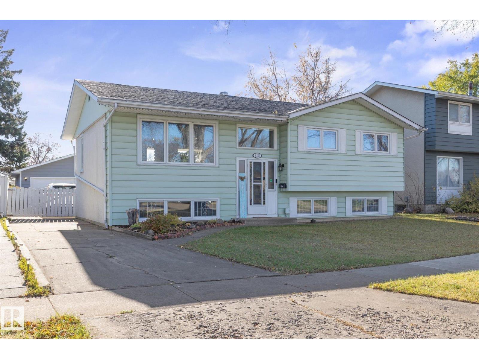 6223 147 AV NW, Edmonton