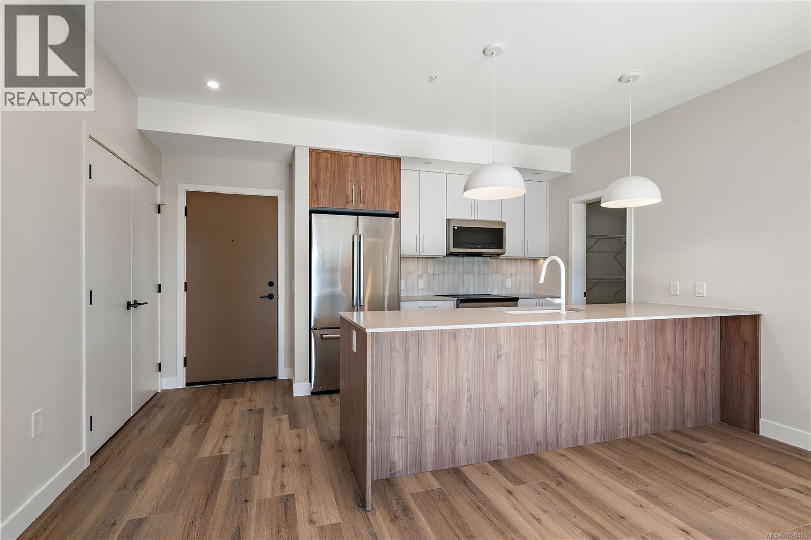 409 2881 Leigh Rd, Langford - Image 1