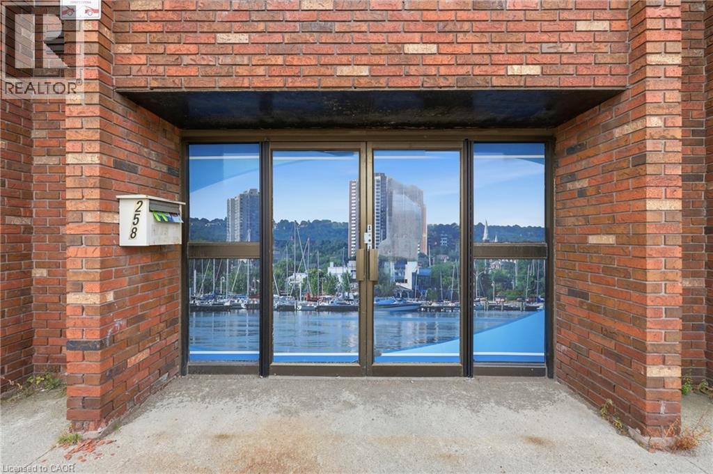 98 Barton photo 4