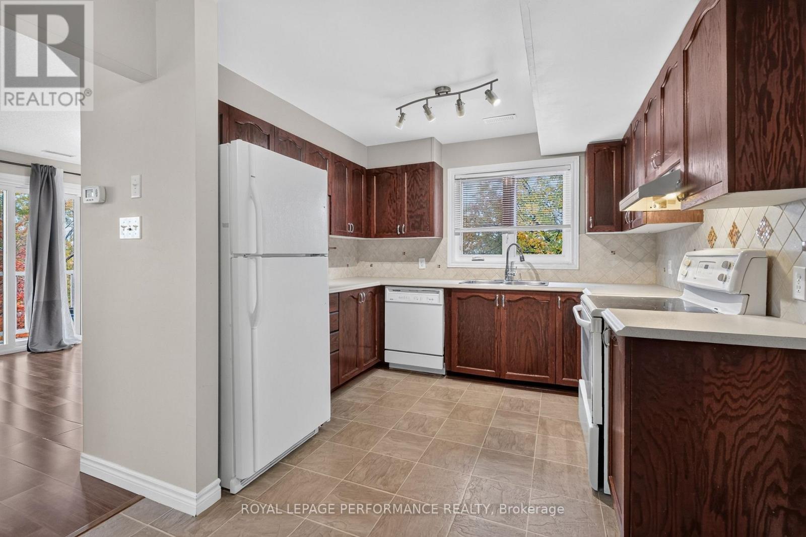 1602 Locksley Lane
