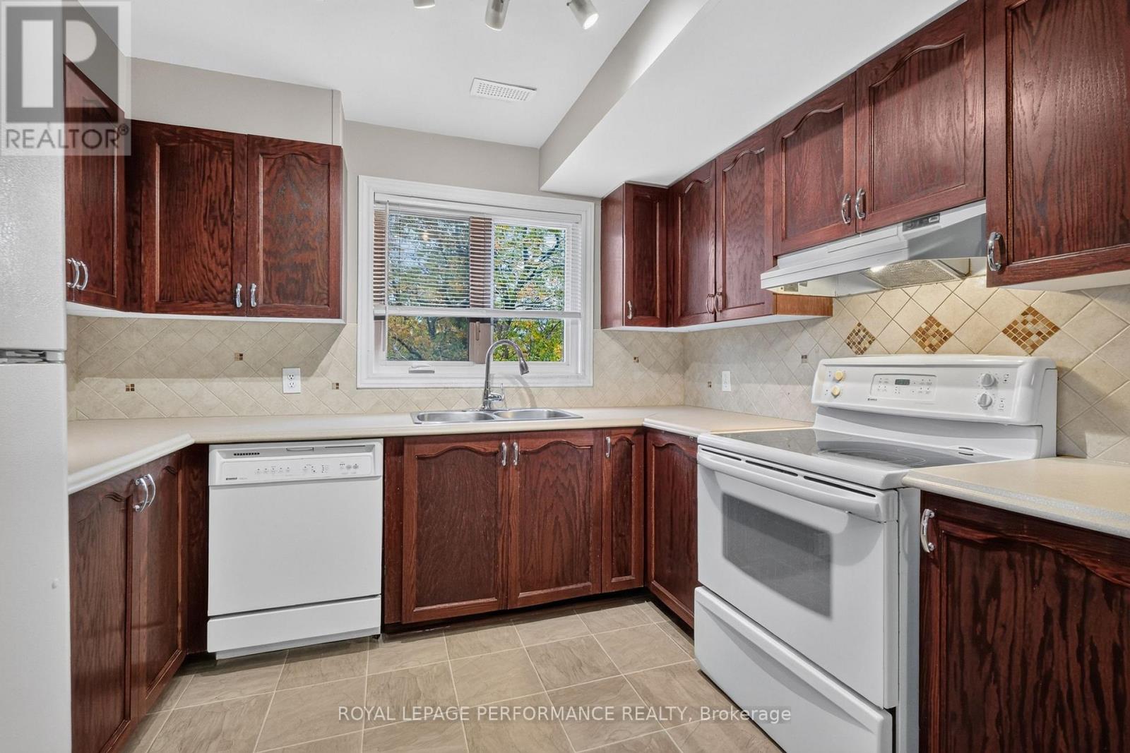 1602 Locksley Lane