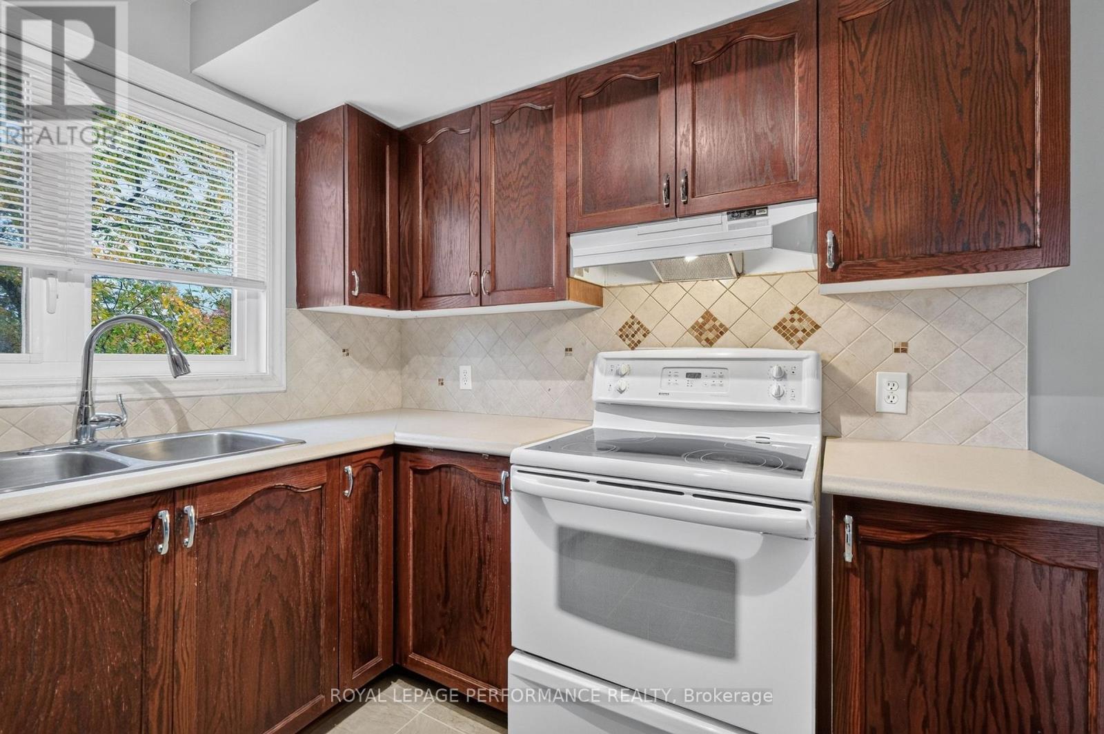 1602 Locksley Lane