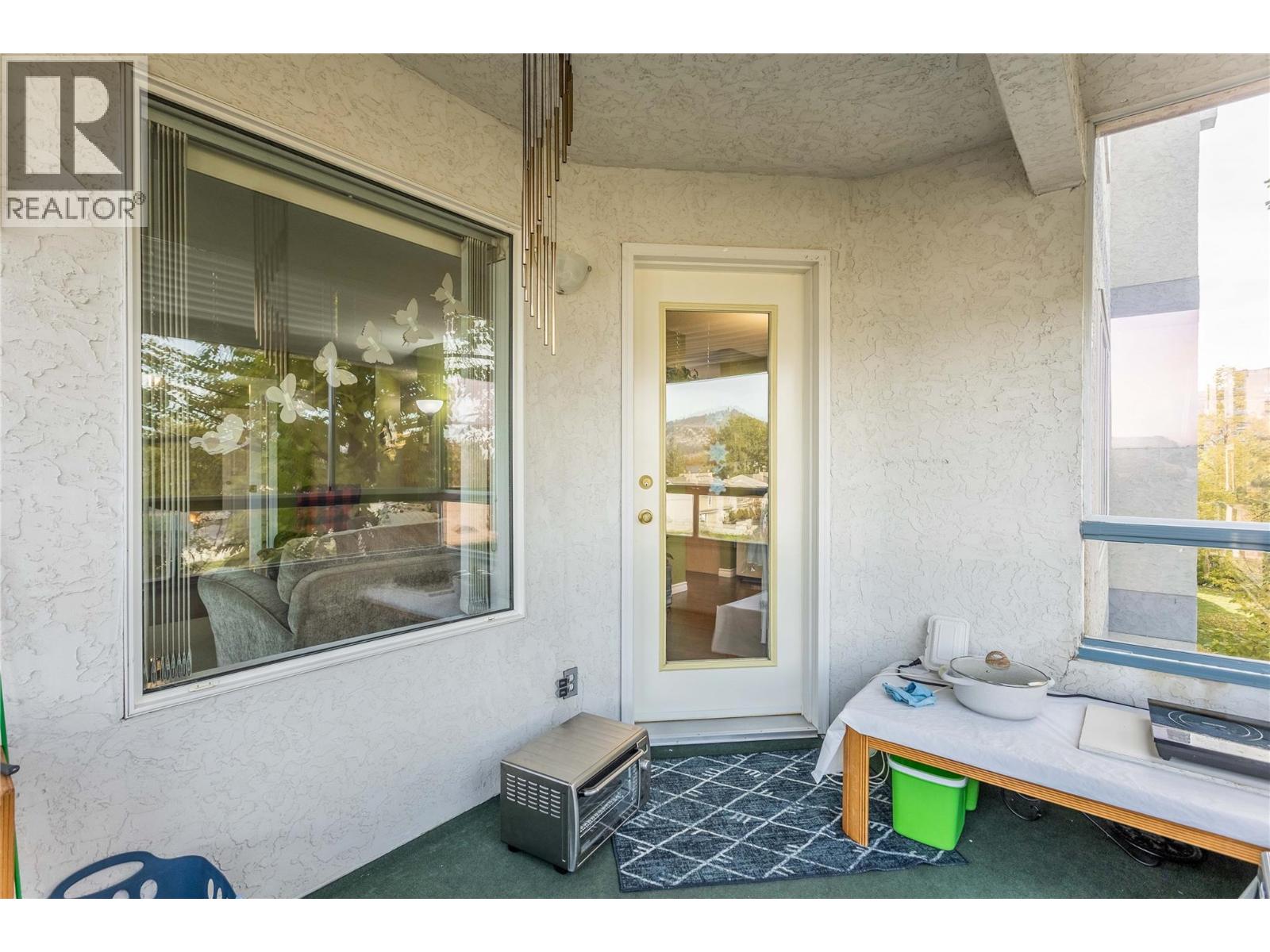 202 180 Hollywood Road North, Kelowna