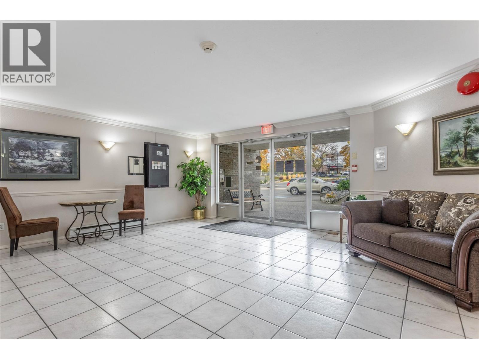 202 180 Hollywood Road North, Kelowna