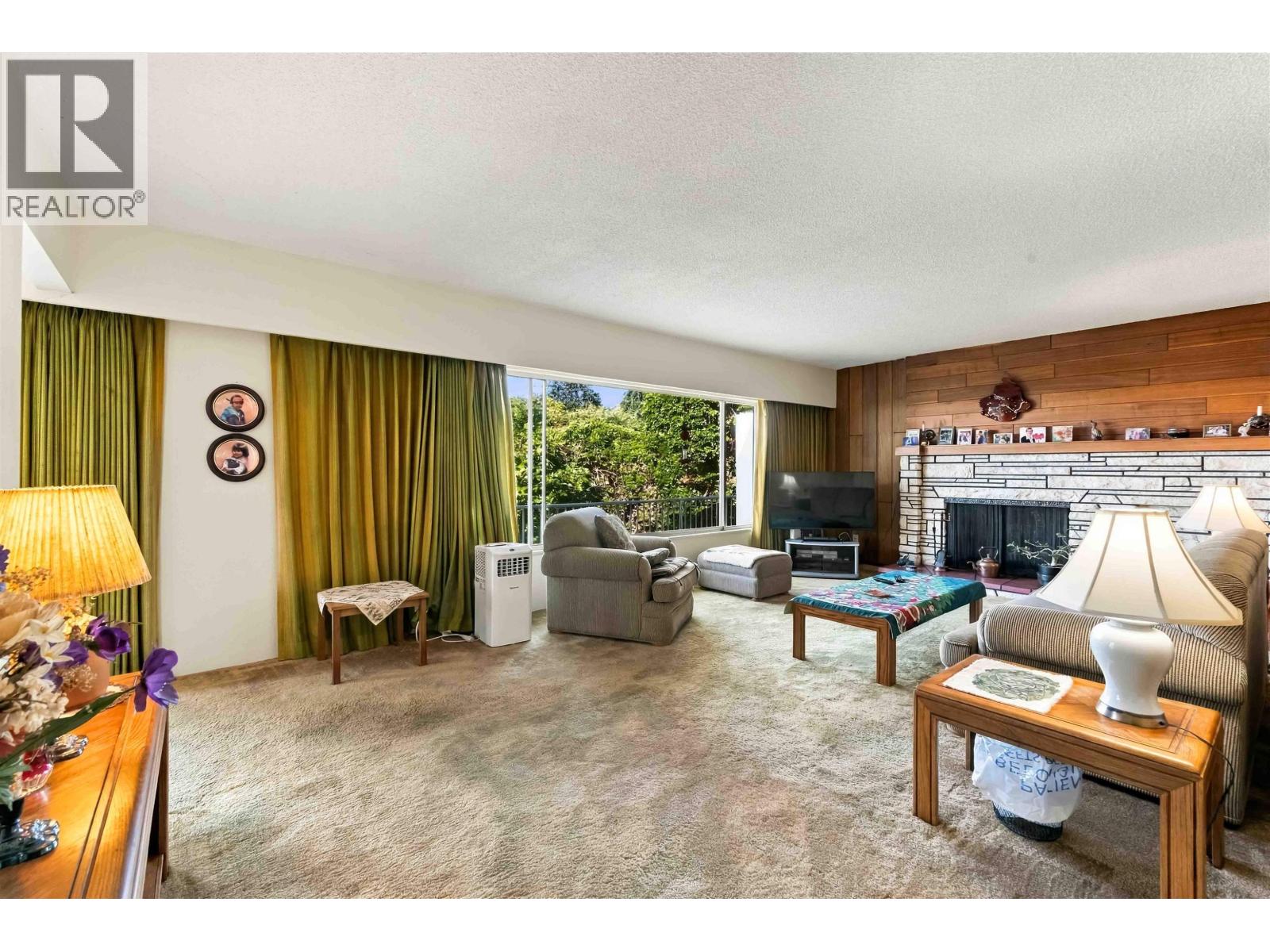 4243 DELBROOK AVENUE, North Vancouver - Image 1