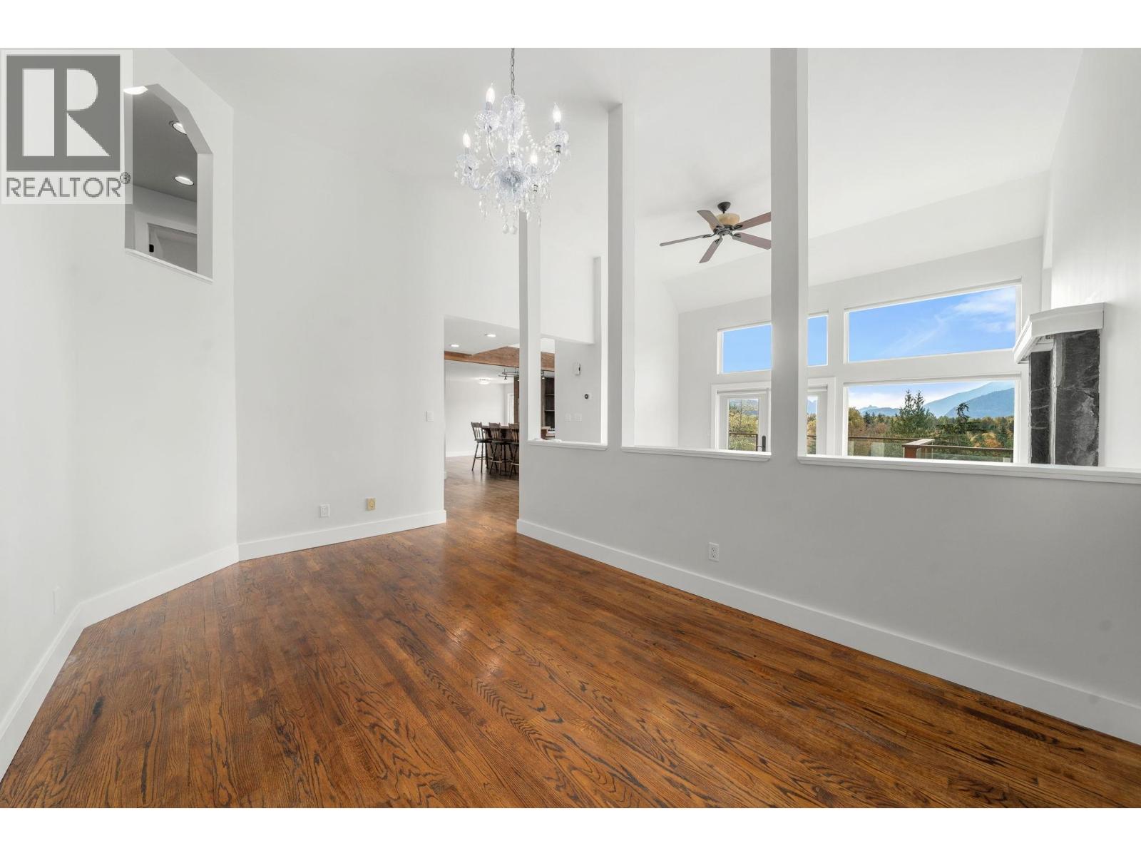 40222 SKYLINE DRIVE, Squamish - Image 1