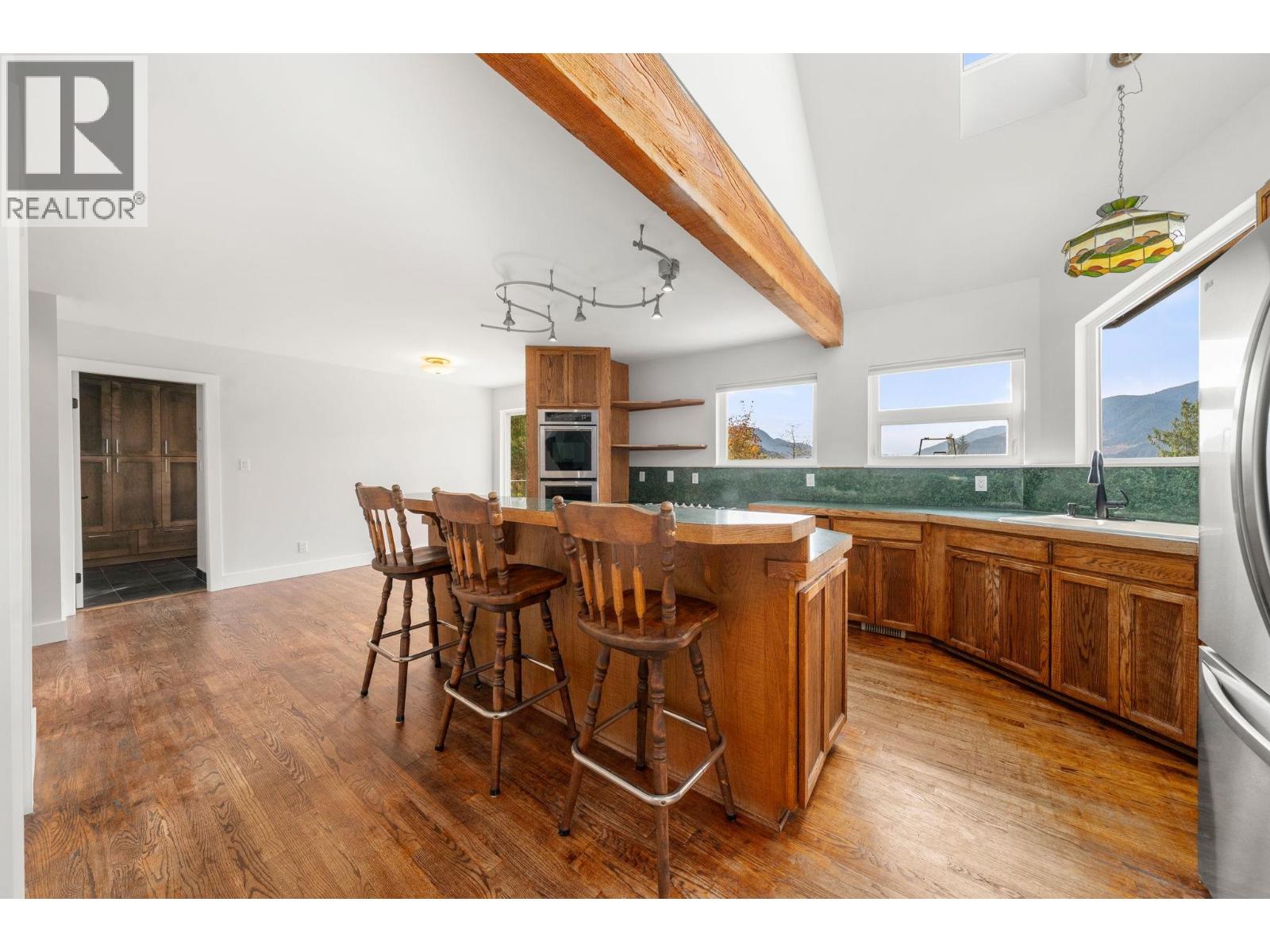40222 SKYLINE DRIVE, Squamish - Image 1