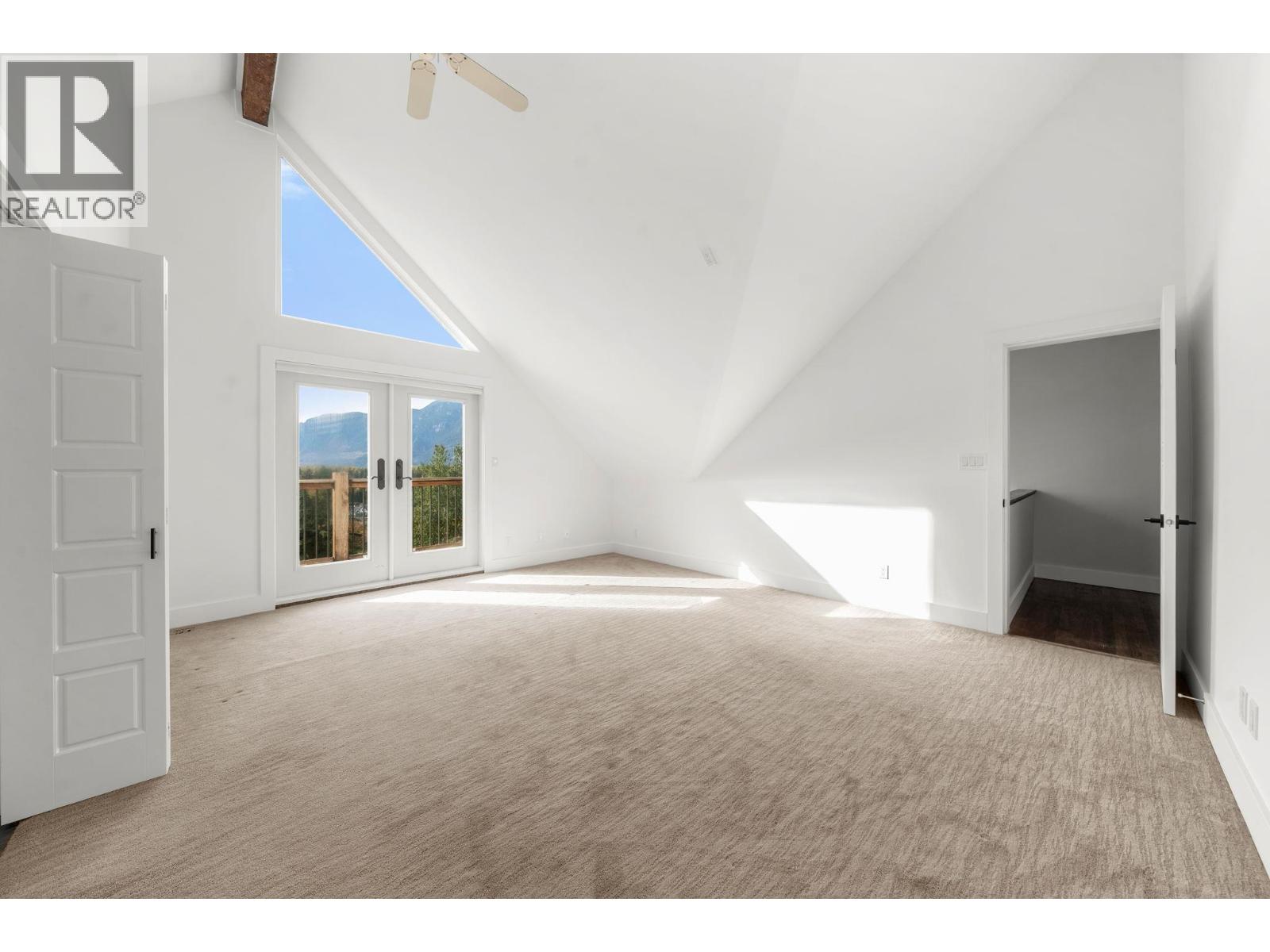 40222 SKYLINE DRIVE, Squamish - Image 1