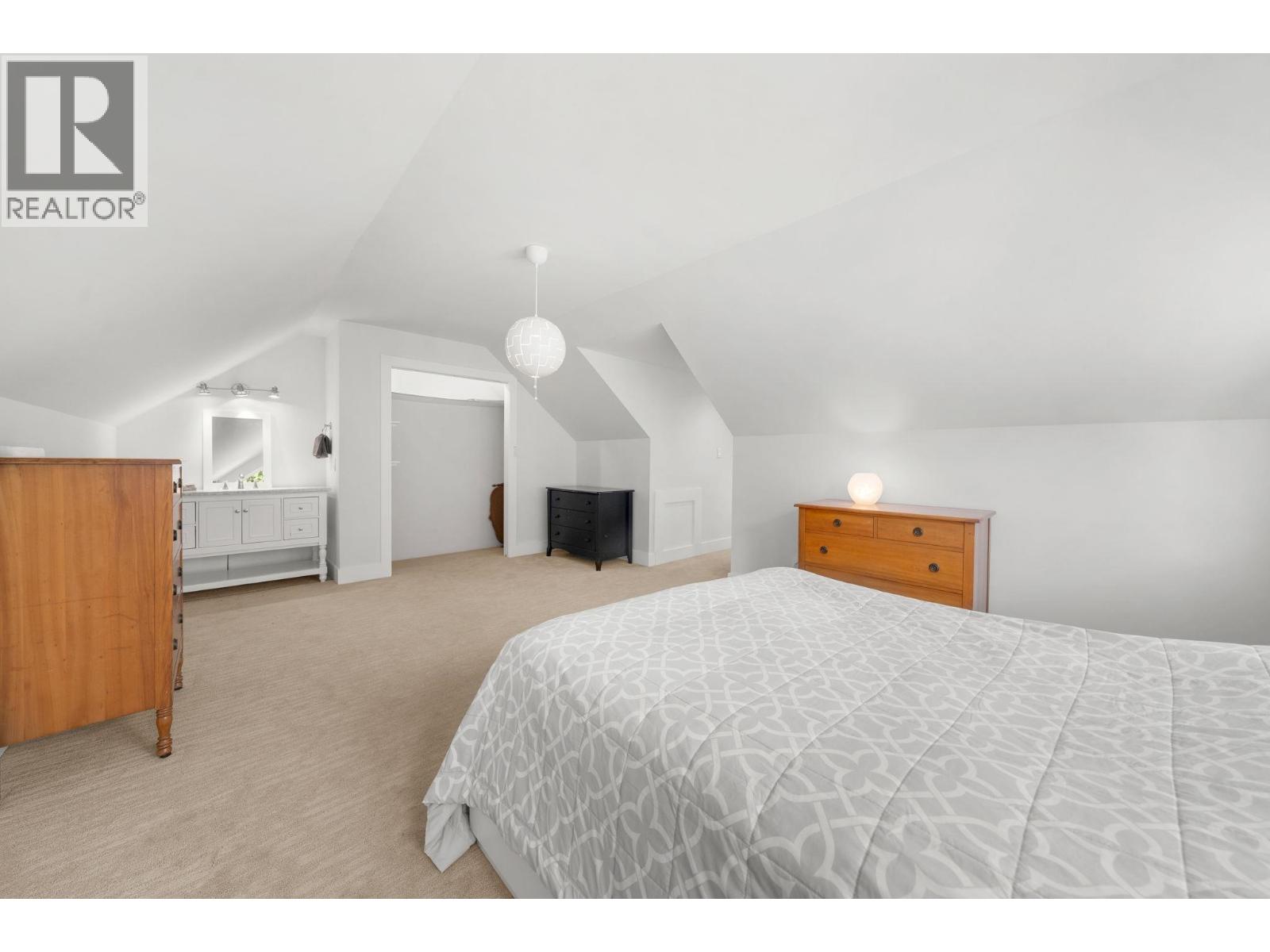 40222 SKYLINE DRIVE, Squamish - Image 1