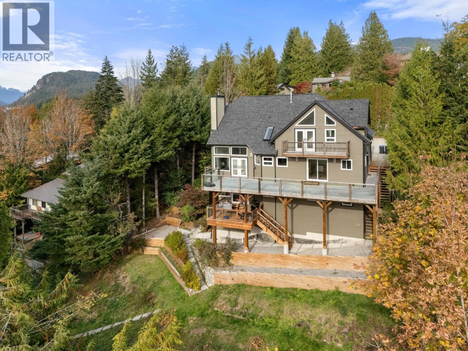 40222 SKYLINE DRIVE, Squamish - Image 1