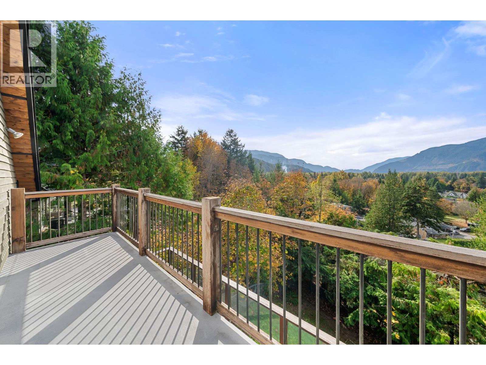 40222 SKYLINE DRIVE, Squamish - Image 1
