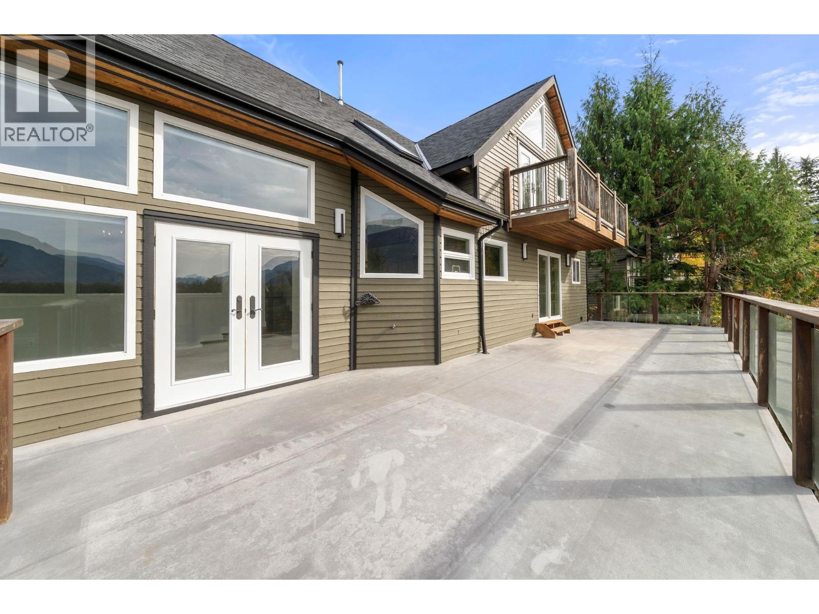 40222 SKYLINE DRIVE, Squamish - Image 1
