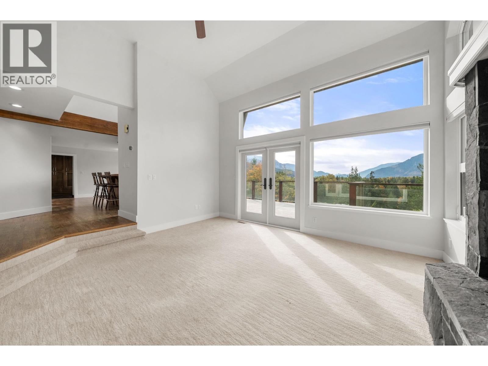 40222 SKYLINE DRIVE, Squamish - Image 1
