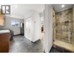 40222 Skyline Drive, Squamish, BC V0N3G0 Photo 17