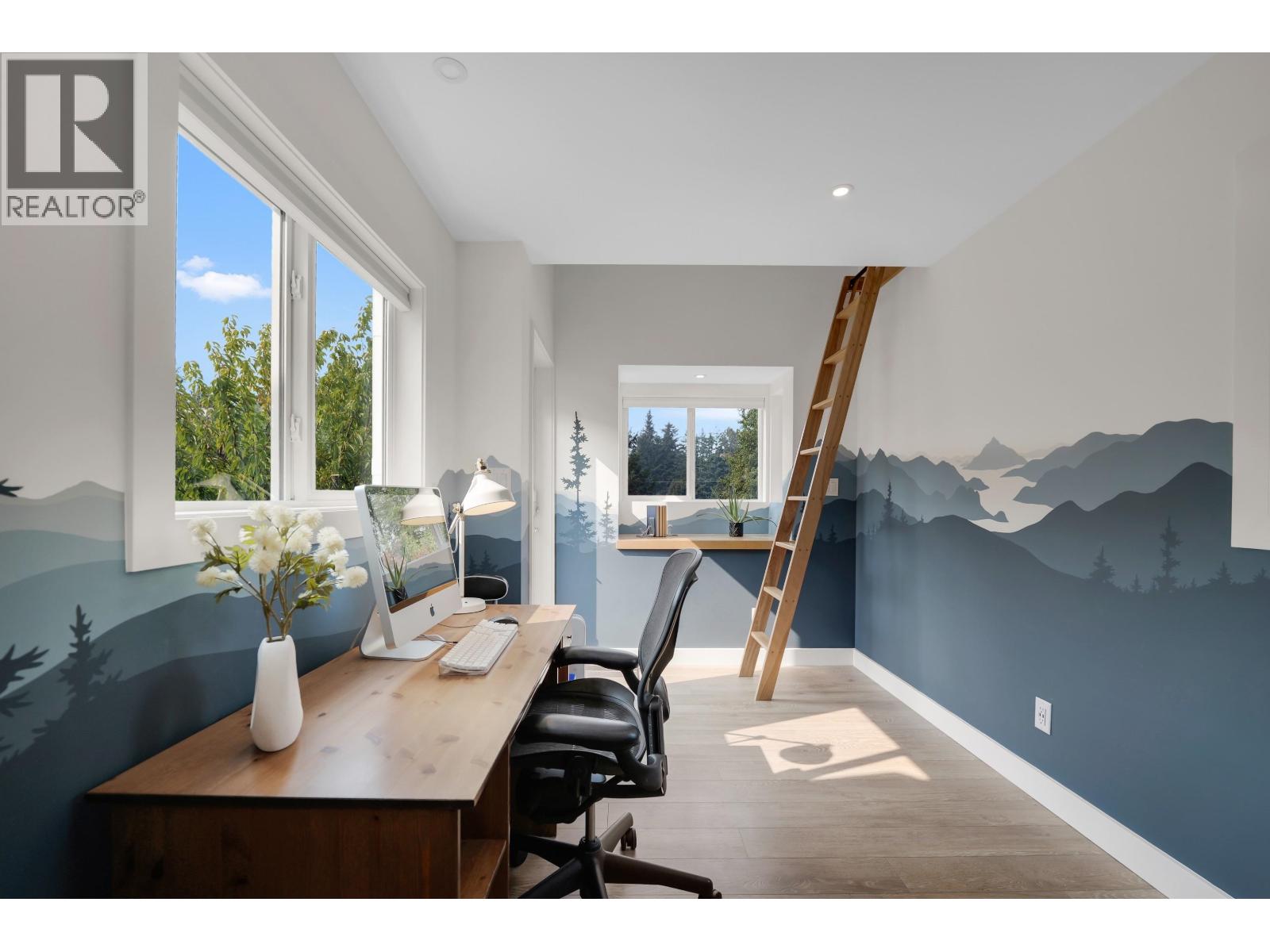 3 40137 GOVERNMENT ROAD, Squamish - Image 1
