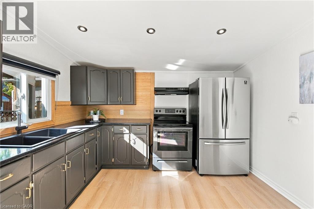 146 HOPE Avenue - 16