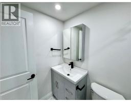 134 Jansen Avenue, Kitchener, ON N2A2L7 Photo 29
