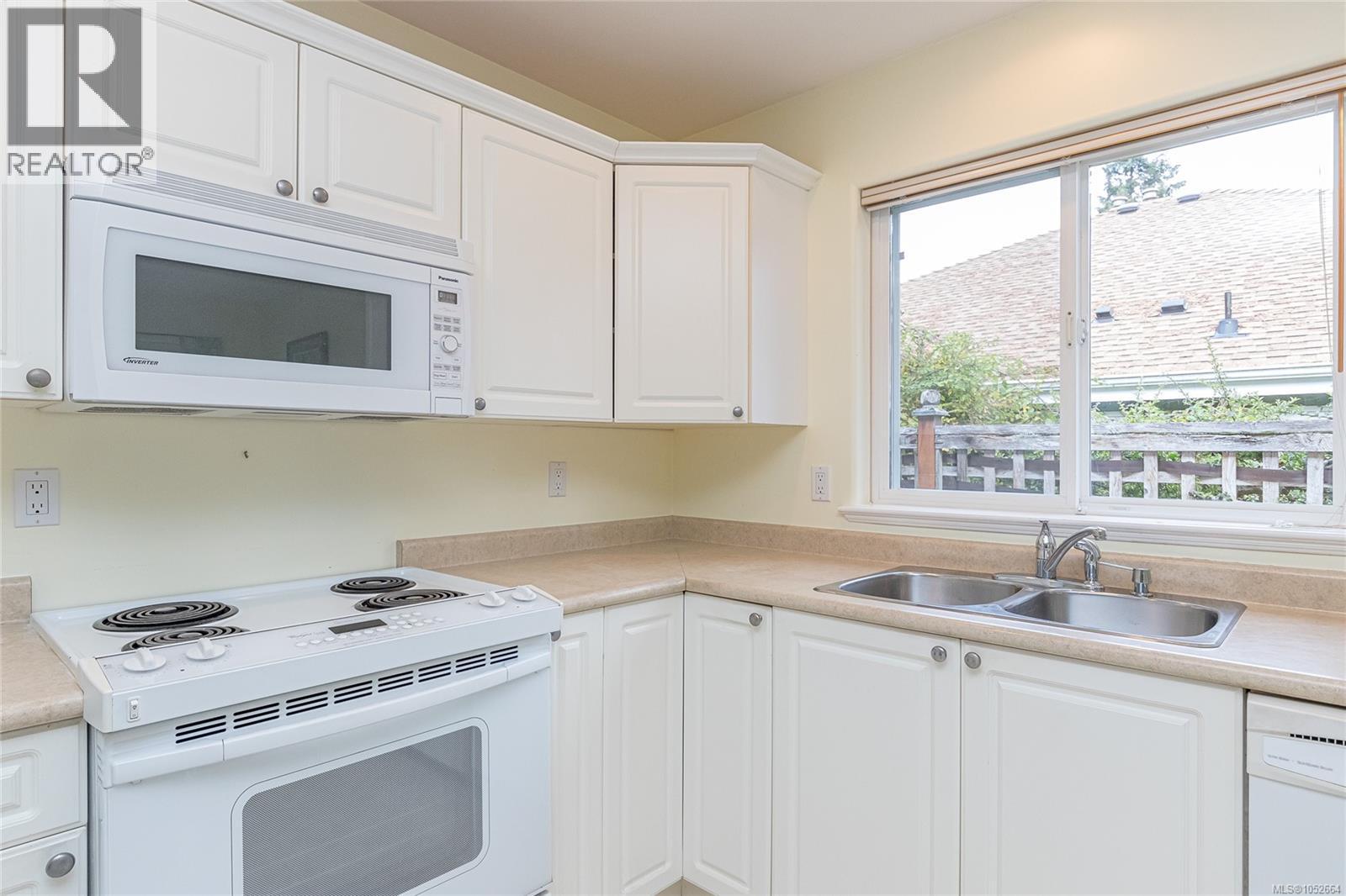 87 Bridgewater Lane, Parksville - Image 1