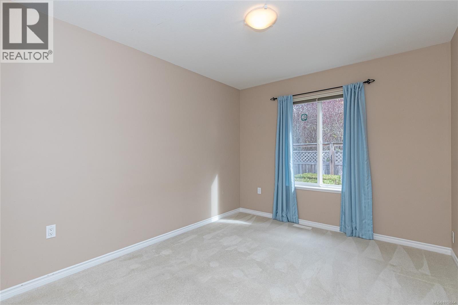 87 Bridgewater Lane, Parksville - Image 1