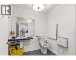 2030 Matrix Crescent Unit# 11, Kelowna, BC V1V0G5 Photo 36