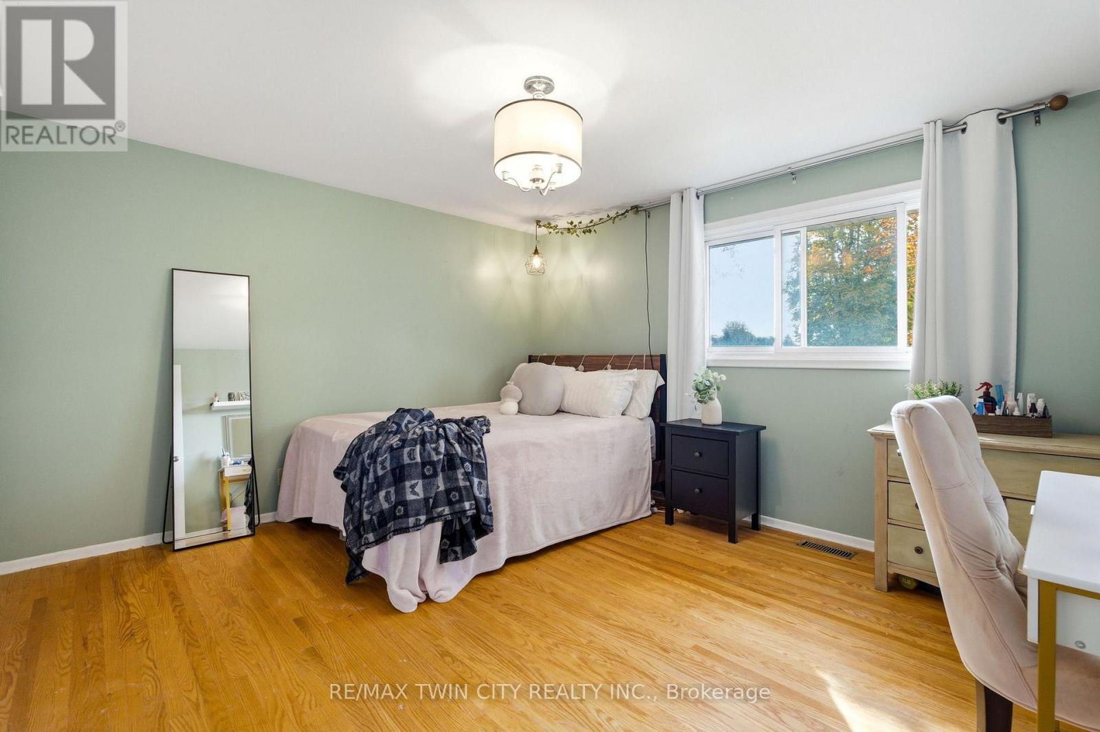 47 Eastwood Drive, Kitchener, ON photo 24