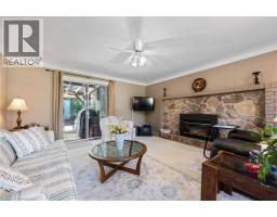 Living room - 6 Howard Road, Brantford, ON N3T5V8 Photo 12