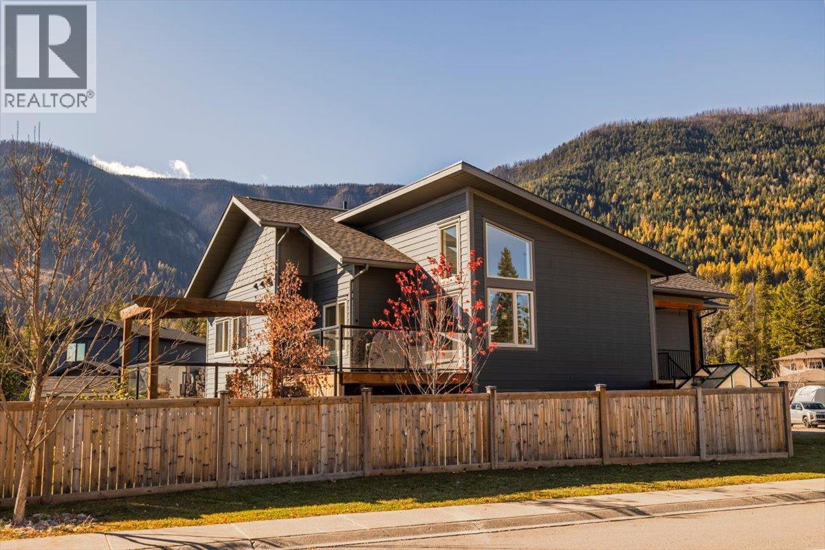 1308 Cherrywood Boulevard, Sparwood - Image 1