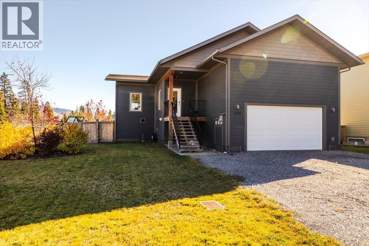 1308 Cherrywood Boulevard, Sparwood - Image 1