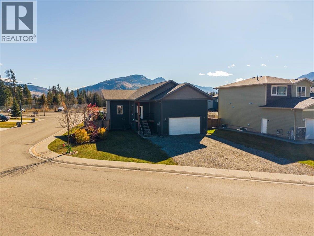 1308 Cherrywood Boulevard, Sparwood - Image 1