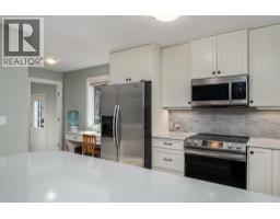 Foyer - 7364 L & A Road, Vernon, BC V1B3S6 Photo 10