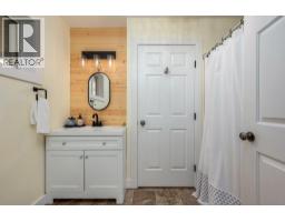 7364 L & A Road, Vernon, BC V1B3S6 Photo 23