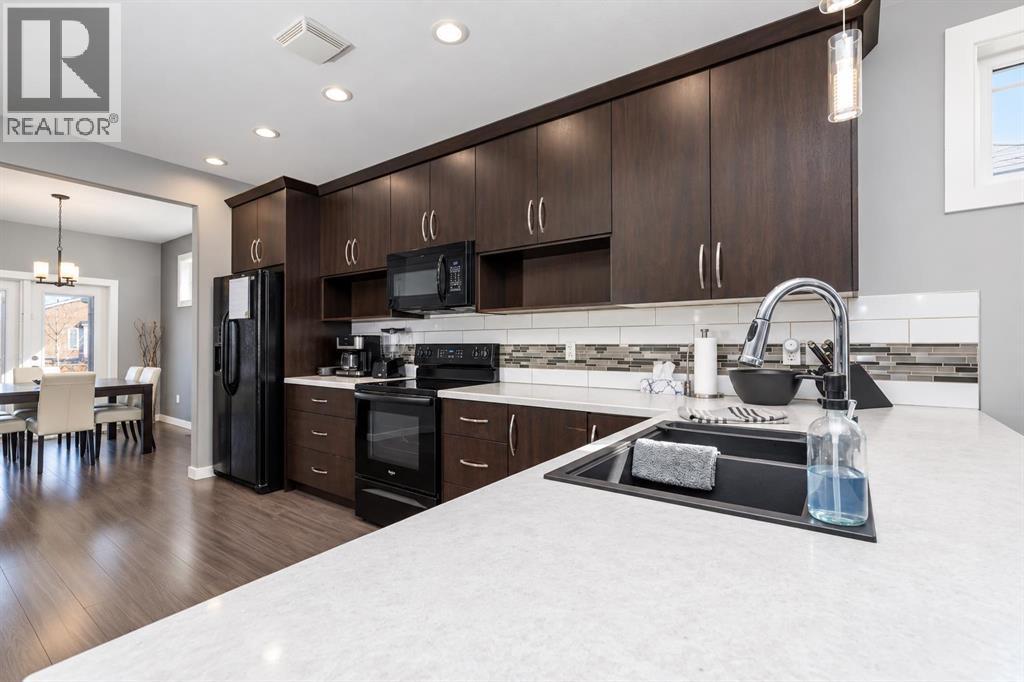 Listing photo – 518 Oak Street S, Springbrook